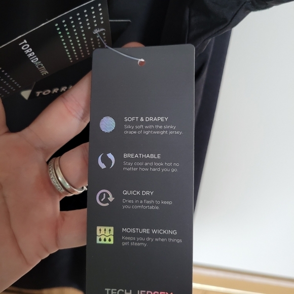 NWT Torrid Black Performance Jersey Off-Shoulder Short Sleeve Active Tee - Picture 6 of 7